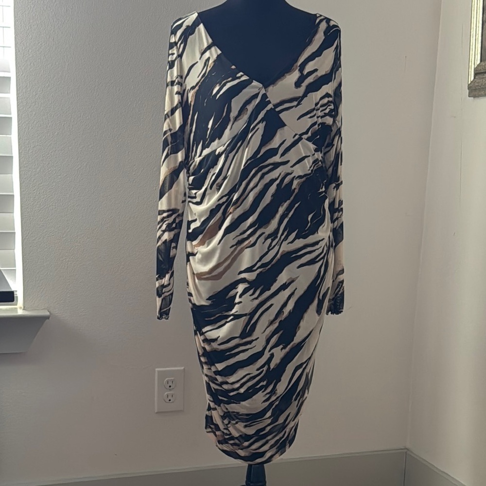BP animal print ruched animal print mesh stretch V neck midi dress Sz 14‎
